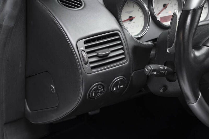 2005 Aston Martin V12 Vanquish S