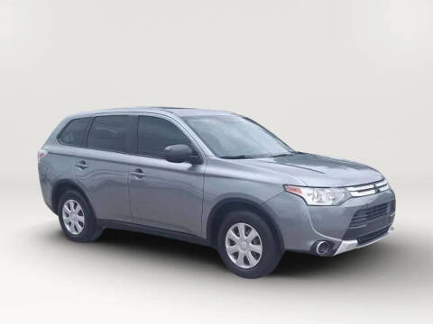 2015 Mitsubishi Outlander ES