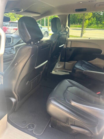 2017 Chrysler Pacifica Touring-L Plus
