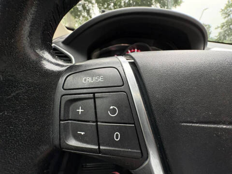 2016 Volvo XC60 T6 Drive-E