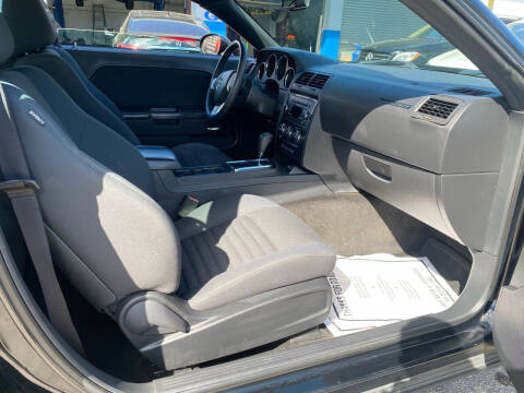 2012 Dodge Challenger SXT