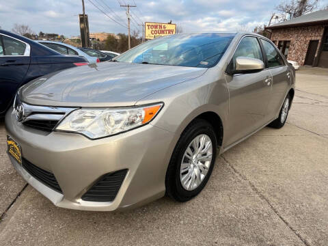 2014 Toyota Camry for sale at Town and Country Auto Sales in Jefferson City MO