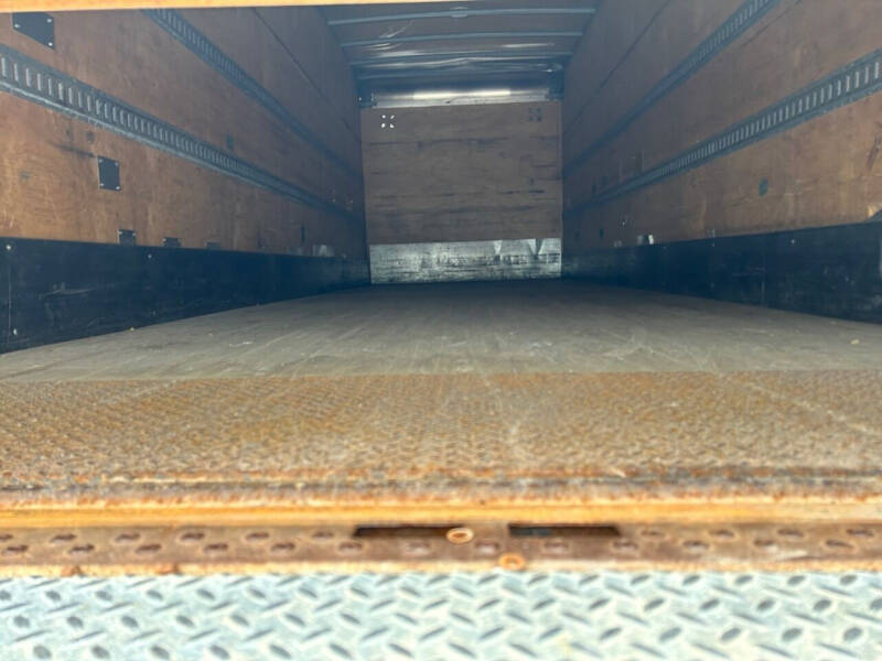 2018 Freightliner M2 106