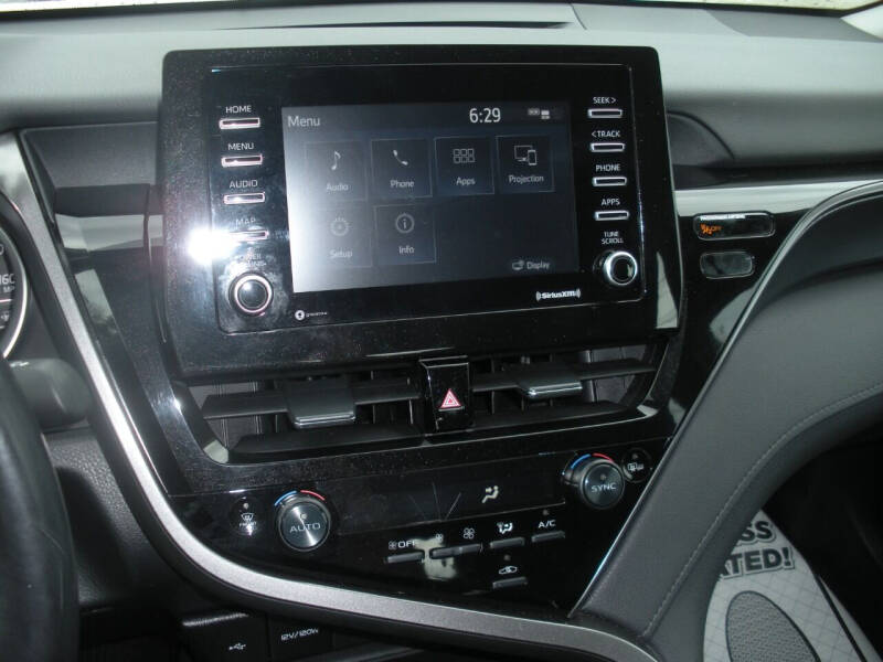 2022 Toyota Camry LE