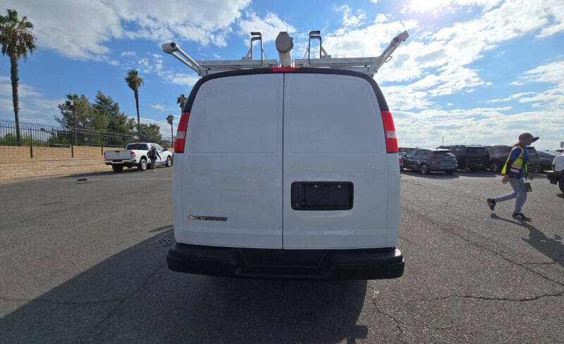 2025 Chevrolet Express 2500