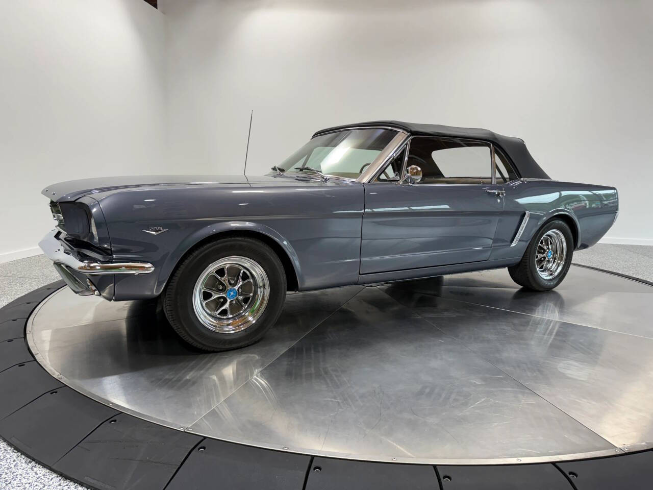1965 Ford Mustang 10