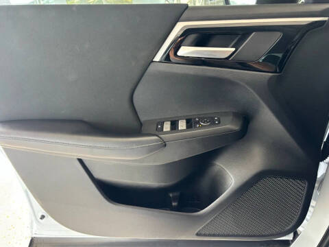 2023 Mitsubishi Outlander ES