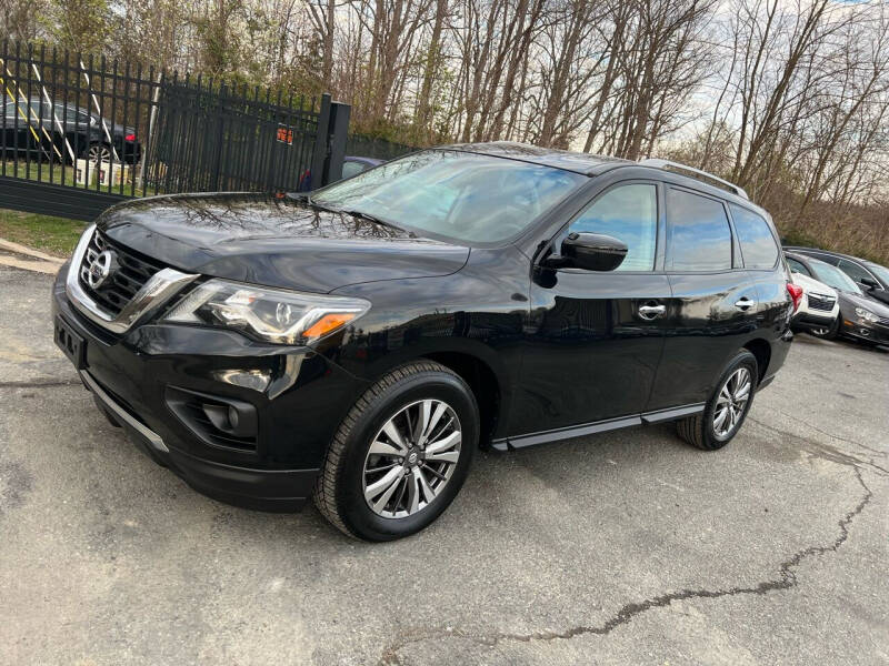 2018 Nissan Pathfinder for sale at Dream Auto Group in Dumfries VA