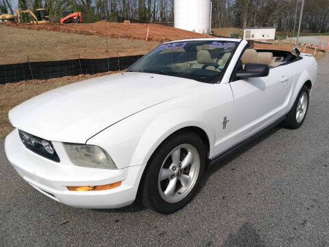 2007 Ford Mustang V6 Deluxe
