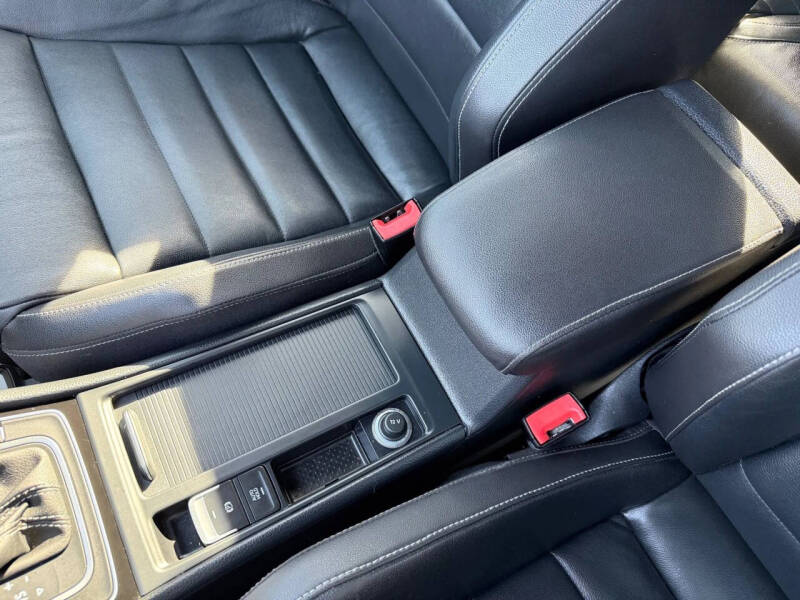 2017 Volkswagen Golf R 4Motion