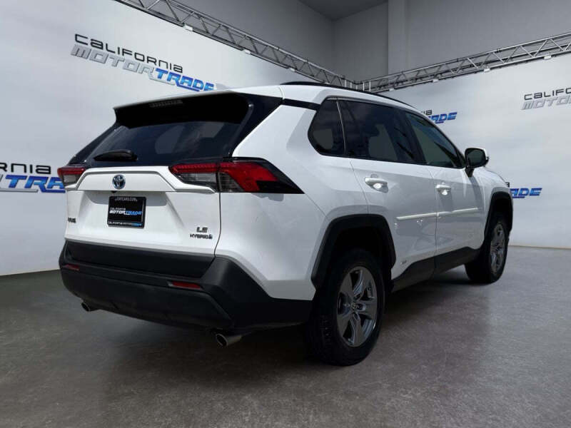 2023 Toyota RAV4 Hybrid LE