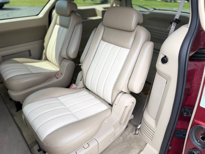 2005 Mercury Monterey Luxury