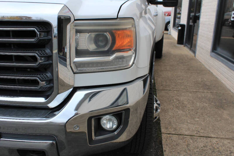 2015 GMC Sierra 3500 SLT photo 3