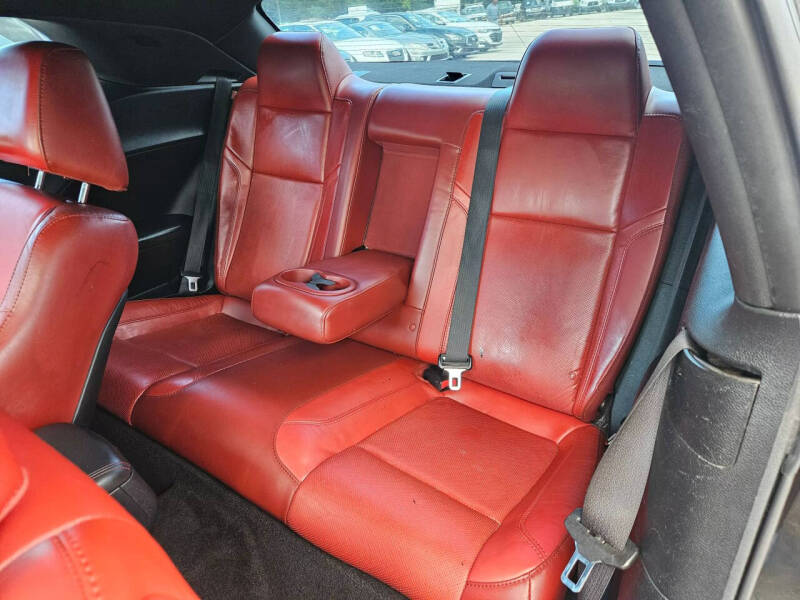 2015 Dodge Challenger SXT Plus