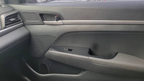 2019 Hyundai Elantra SE