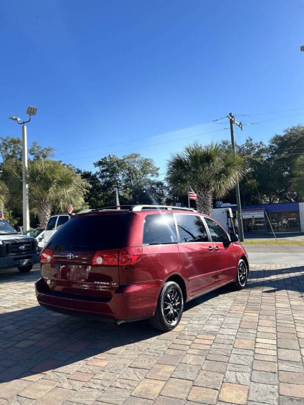 2009 Toyota Sienna CE 8-Passenger