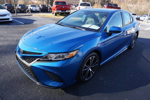 2019 Toyota Camry for sale at Modern Motors - Thomasville INC in Thomasville NC