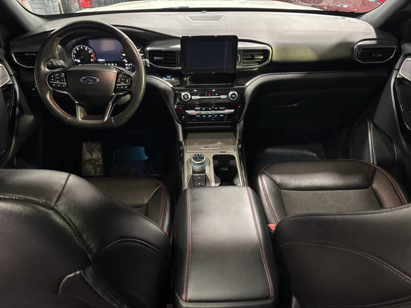 2022 Ford Explorer ST-Line