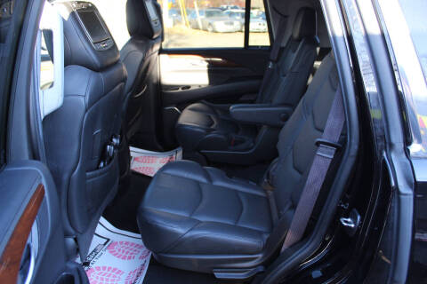 2017 Cadillac Escalade Luxury