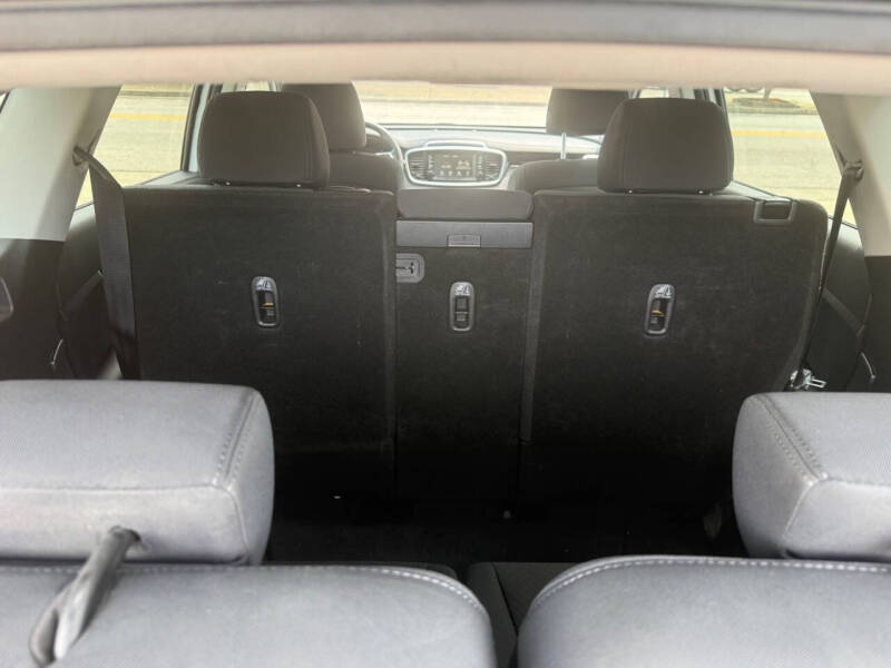 2019 Kia Sorento LX