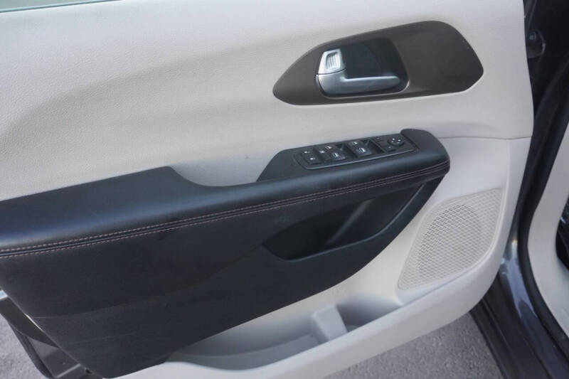 2018 Chrysler Pacifica Touring L
