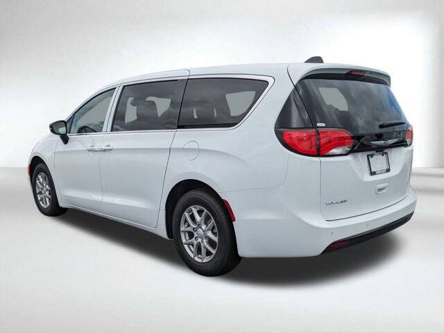 2026 Chrysler Voyager LX