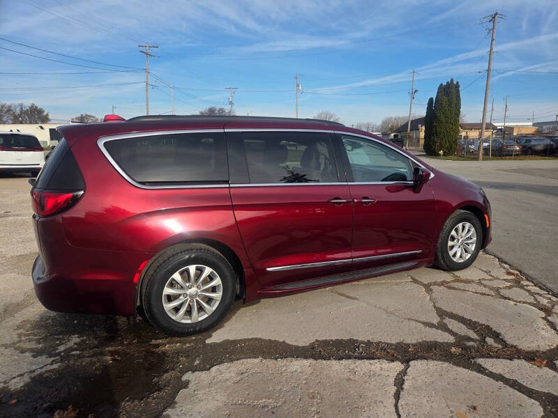 2017 Chrysler Pacifica Touring Plus