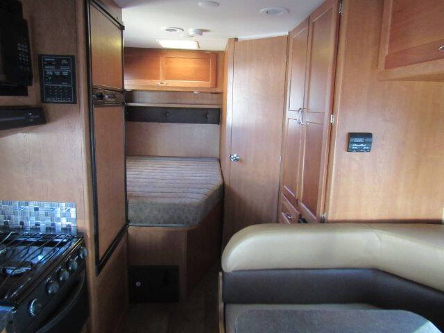 2017 Ford E-Series E-450 SD