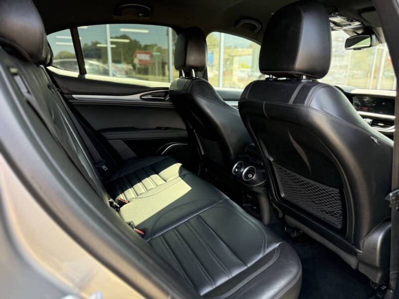 2019 Alfa Romeo Stelvio Ti Sport