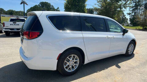 2026 Chrysler Voyager LX