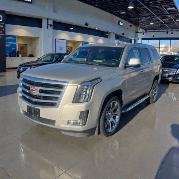 2015 Cadillac Escalade Luxury's photo