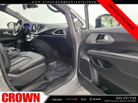 2025 Chrysler Pacifica Select
