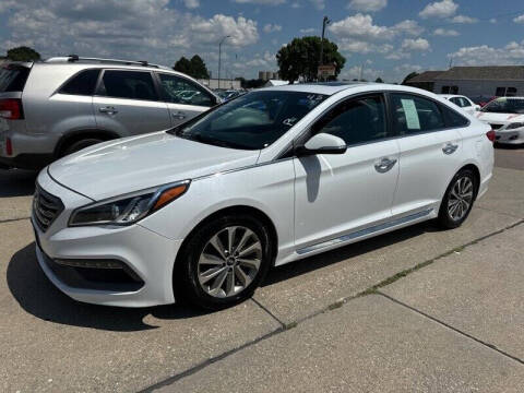 2016 Hyundai Sonata for sale at De Anda Auto Sales in South Sioux City NE