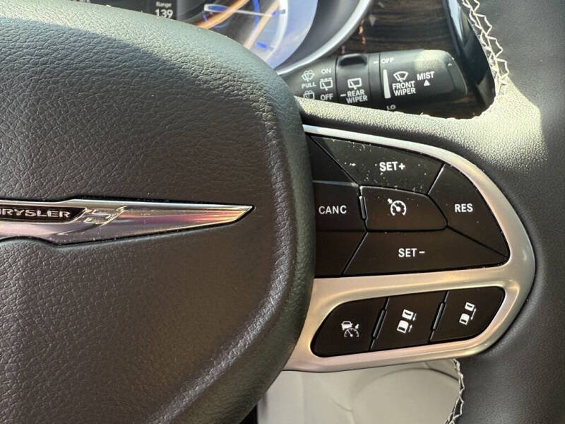 2023 Chrysler Pacifica Plug-In Hybrid Limited