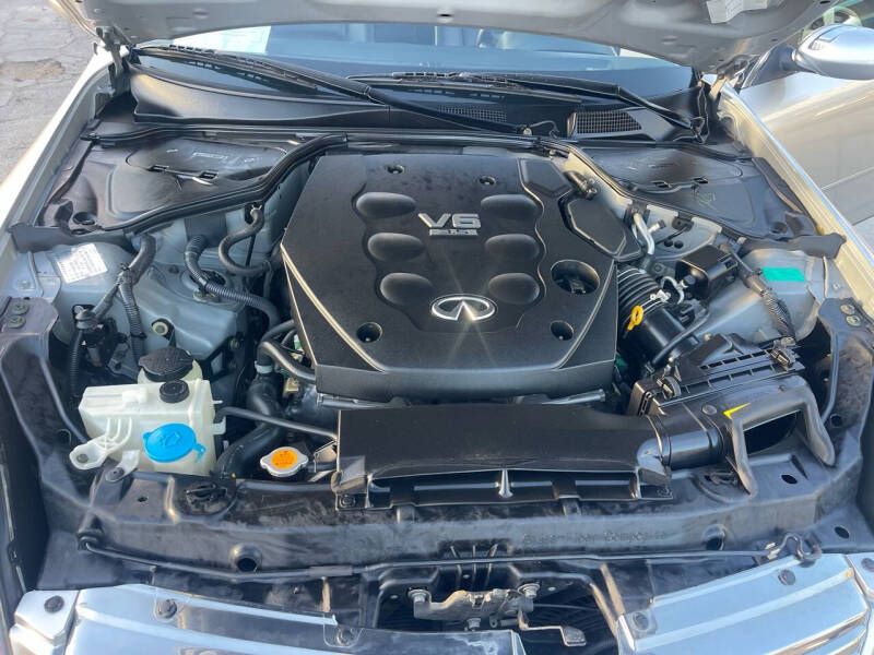 2003 INFINITI G35 Base photo 15