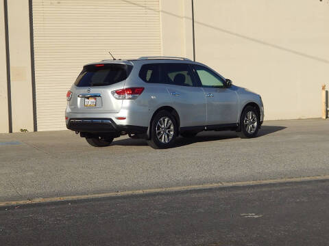 2016 Nissan Pathfinder SV