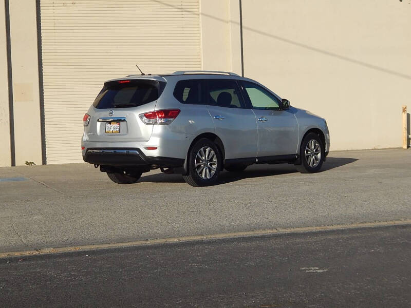 2016 Nissan Pathfinder SV