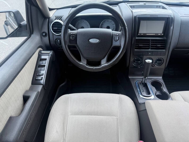2008 Ford Explorer Sport Trac XLT