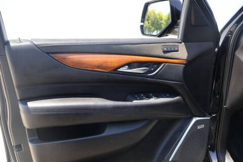 2018 Cadillac Escalade ESV Luxury