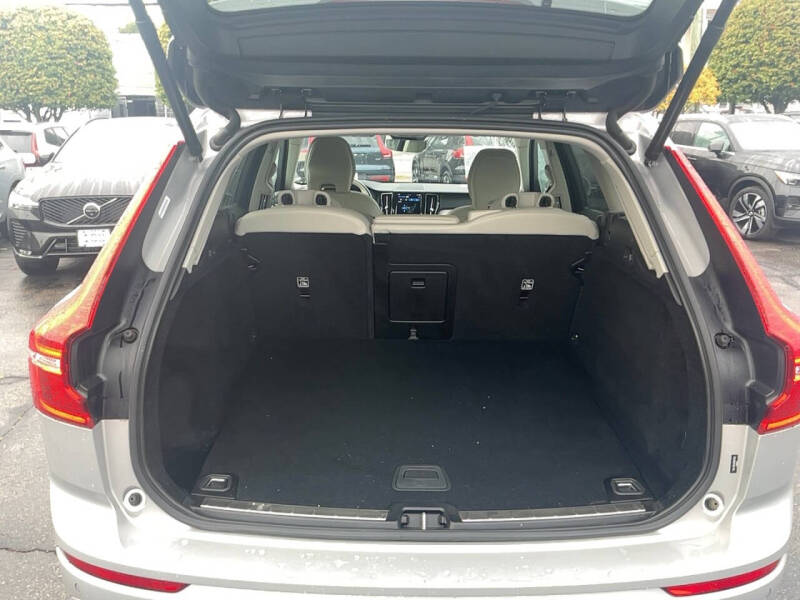 2022 Volvo XC60 B5 Inscription