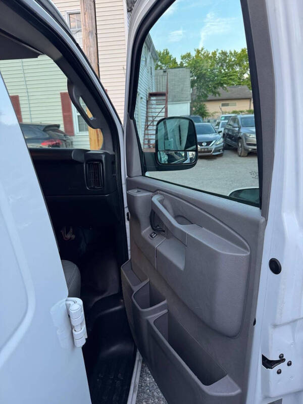 2017 Chevrolet Express 2500
