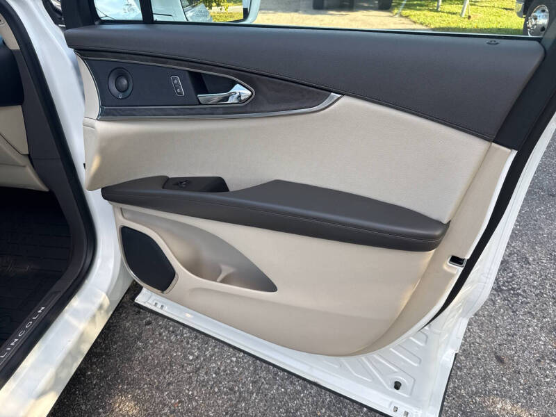 2020 Lincoln Nautilus Reserve