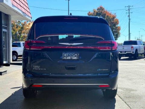 2025 Chrysler Pacifica Plug-In Hybrid Pinnacle
