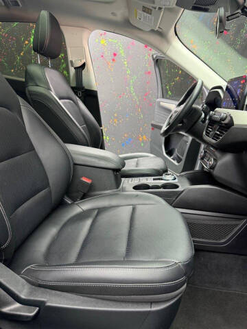 2021 Ford Escape SEL