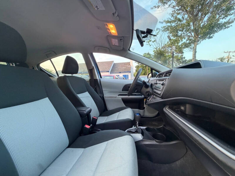 2014 Toyota Prius c Two