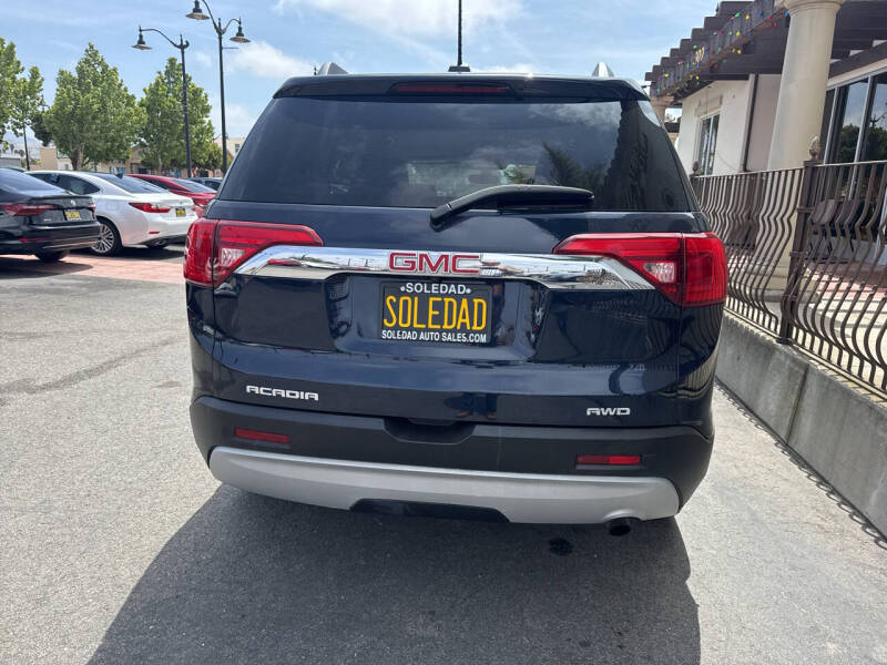 2017 GMC Acadia SLE-2