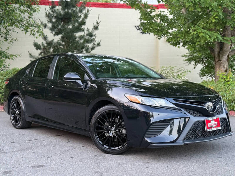 Used 2020 Toyota Camry SE Nightshade with VIN 4T1G11AKXLU352318 for sale in Everett, WA