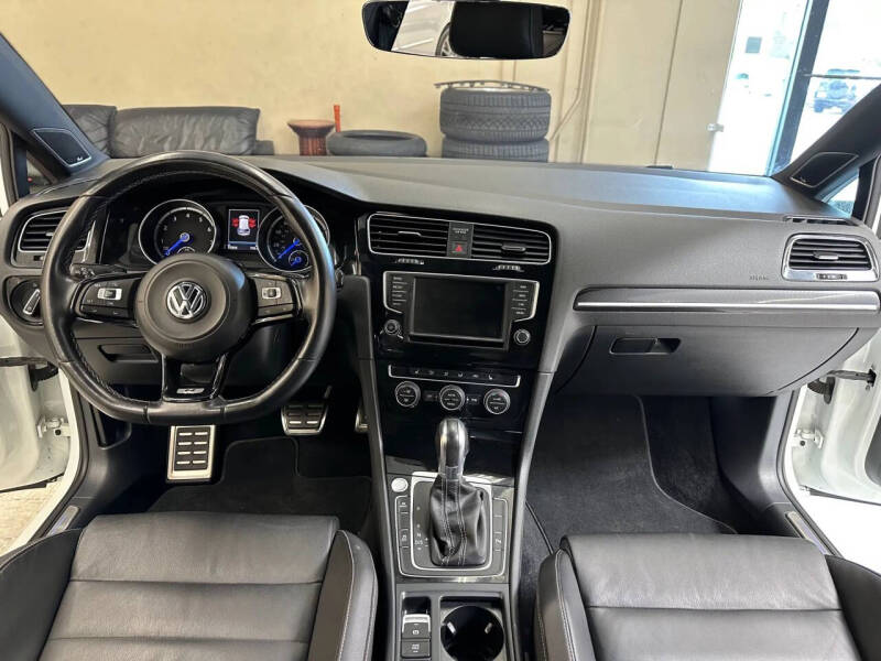 2017 Volkswagen Golf R 4Motion