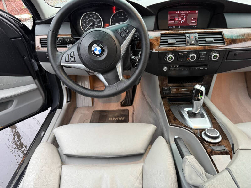2008 BMW 5 Series 528i
