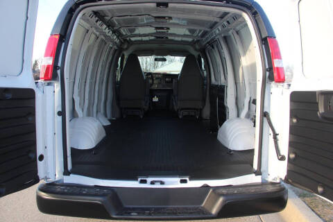 2025 Chevrolet Express 3500